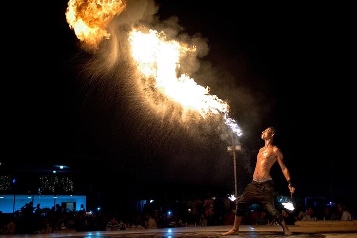 VIP Red Dunes Desert Safari ,BBQ Dinner,Belly Dance  Fire Show