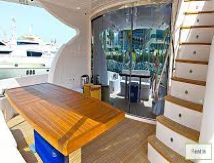 Majesty 88ft Yacht