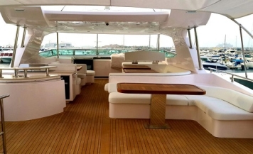 Majesty 101 Luxury Yacht